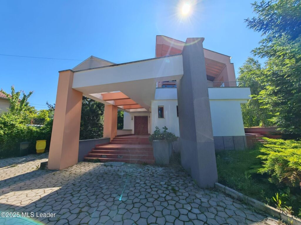 Vila Pipera la pret de teren