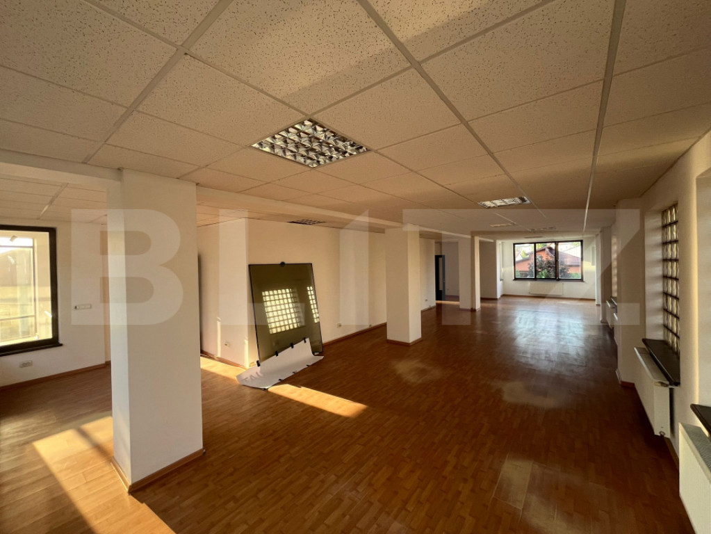 ???? Clădire multifuncțională, de inchiriat, 600 mp, zona
