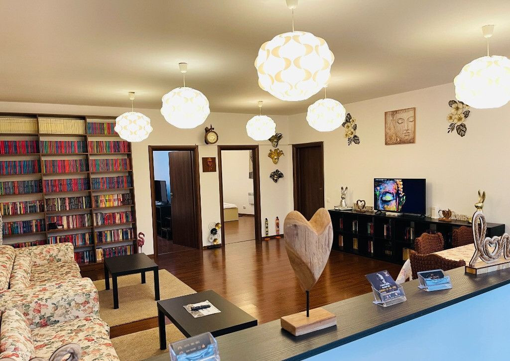 Casa 3 camere Aparatorii Patriei Metrou