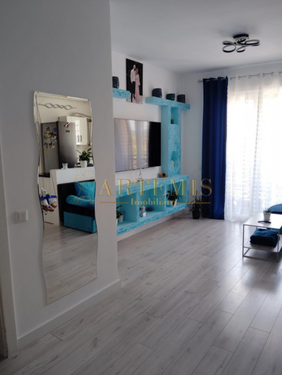 Apartament de 3 camere, 57 mp., zona Panoramic