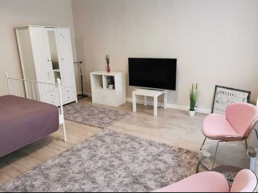 Garsoniera lux Centru Istoric 395 Euro