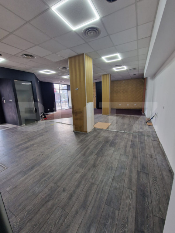 Spatiu comercial, 127 mp, parter, vitrina, zona Ultracentral