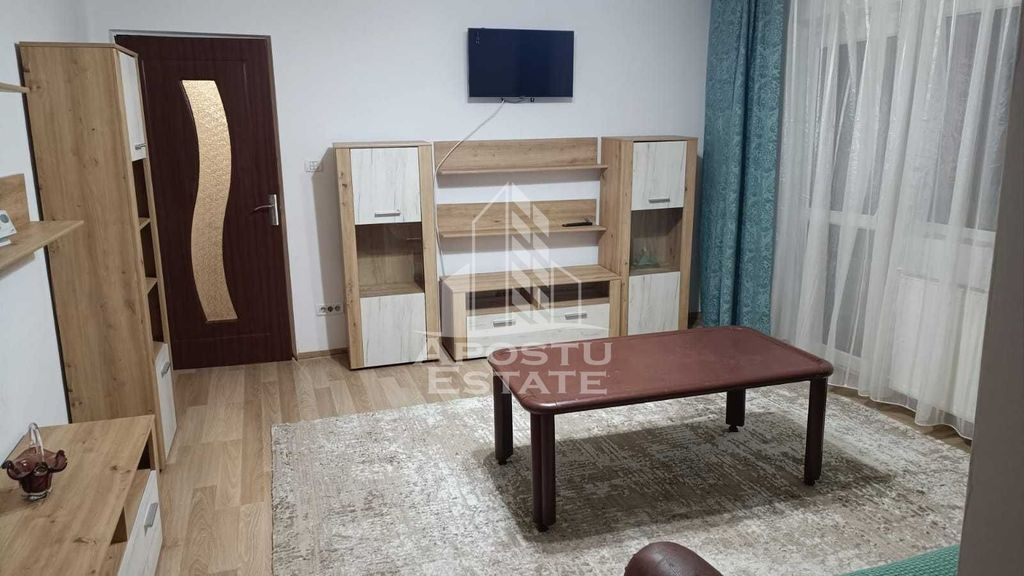 Apartament cu 3 camere zona Dâmbovița