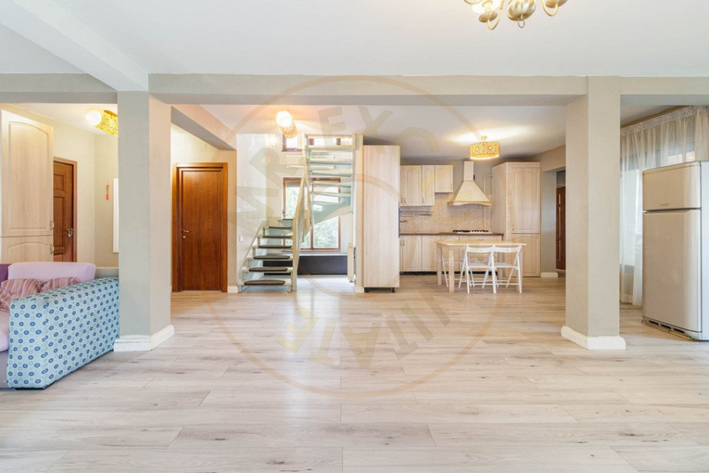 Casa spațioasa și luminoasa în Voluntari – Pipera, în