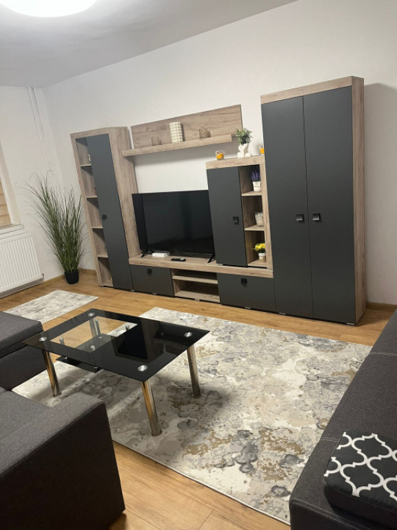 Apartament 2 camere, decomandat, 55 mp, zona Rovine.