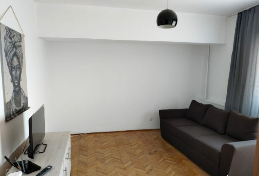 Apartament 3 camere decomandat 75 mp, zona Ciuperca