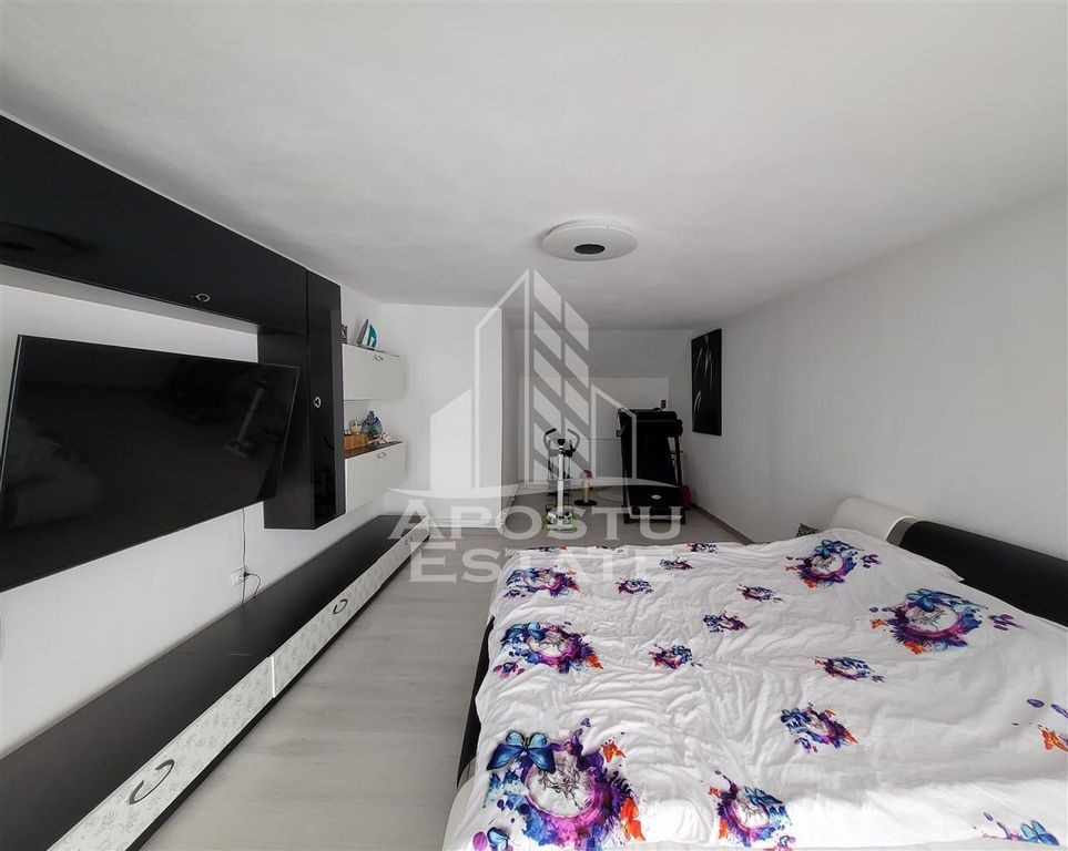 Casa individuala la intrare in Sag, teren de 1.800 mp, co...