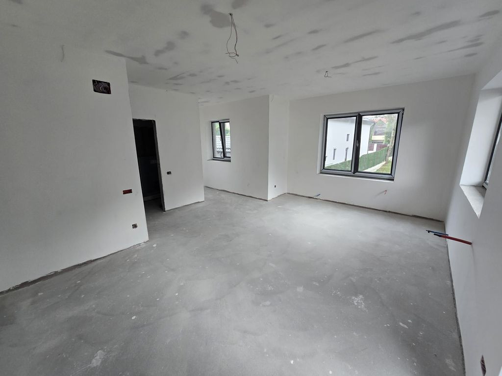 Apartament cu 2 camere + loc de parcare - Busteni - Zamora