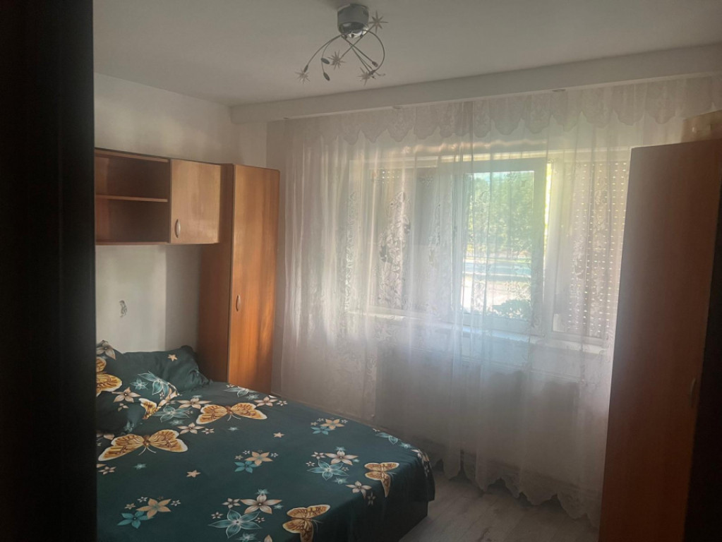 Apartament semidecomandat 55 mp, cv9