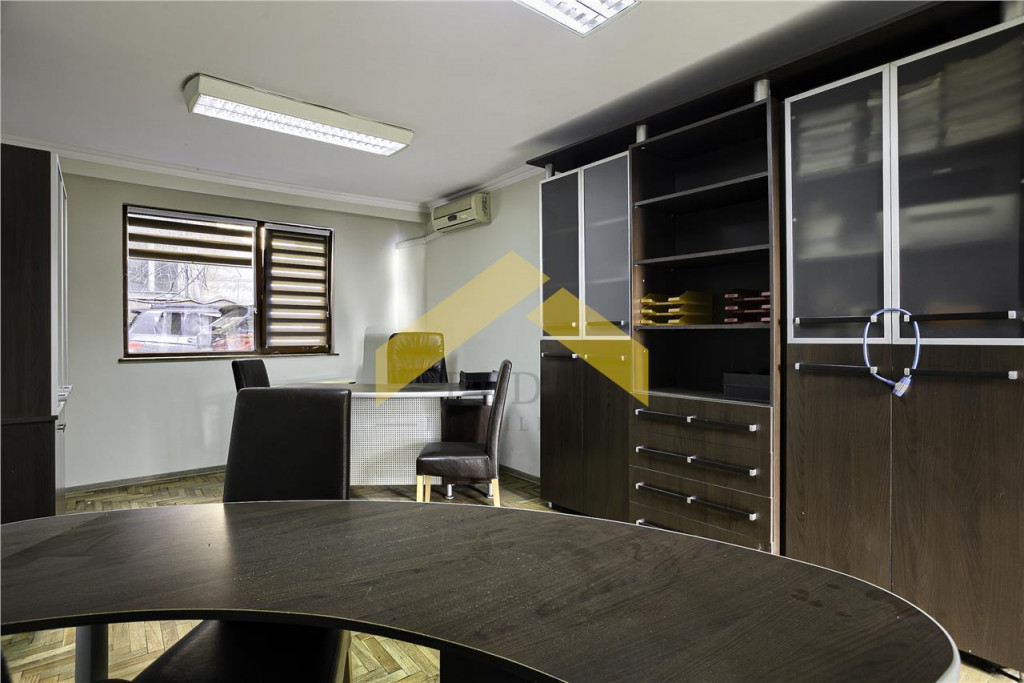 Spatiu pentru birou ultracentral de inchiriat