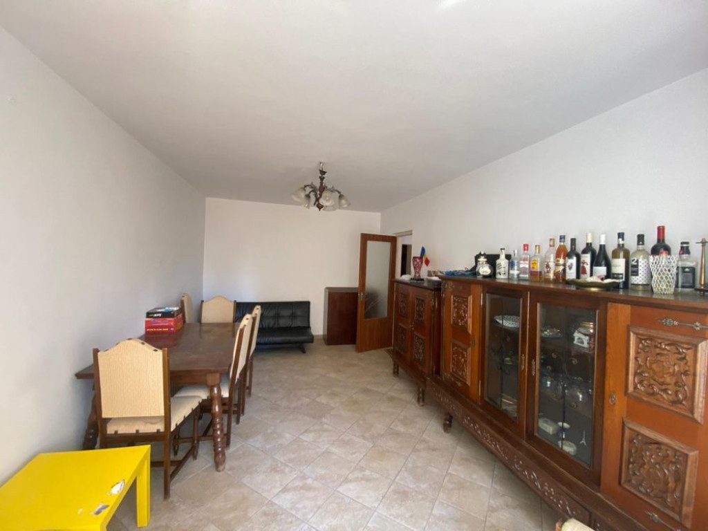 Apartament 3 camere – Str.Trestiana , Sector 4
