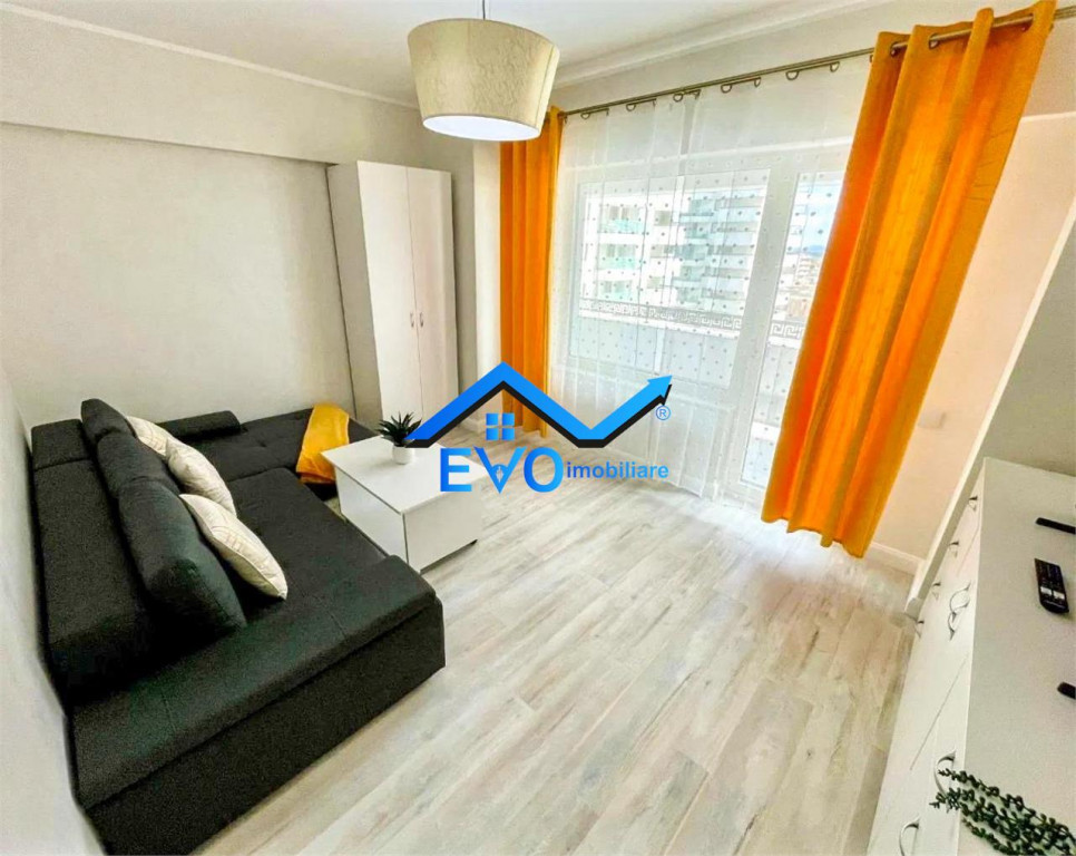 Apartament cu 2 camere, decomandat, complex Royal Town