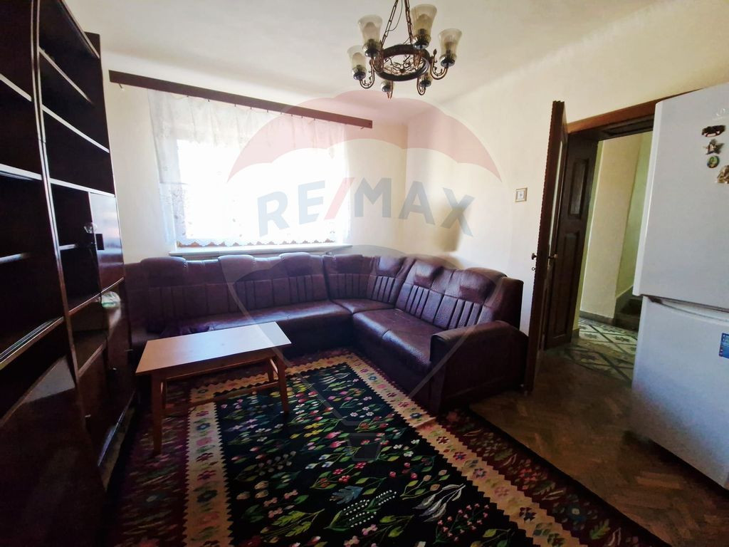 Casă / Vilă str. Ana Ipatescu S+P+1 , 5 camere , teren ...