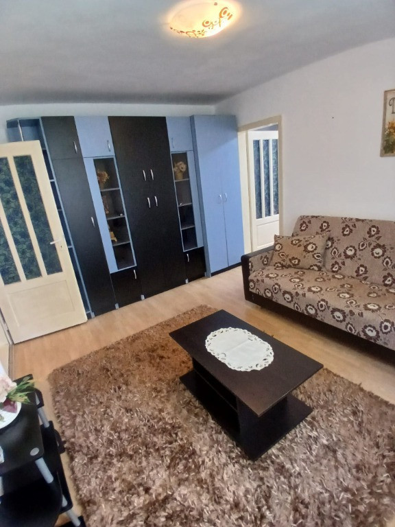 Apartament 2 camere de inchiriat, zona Decebal