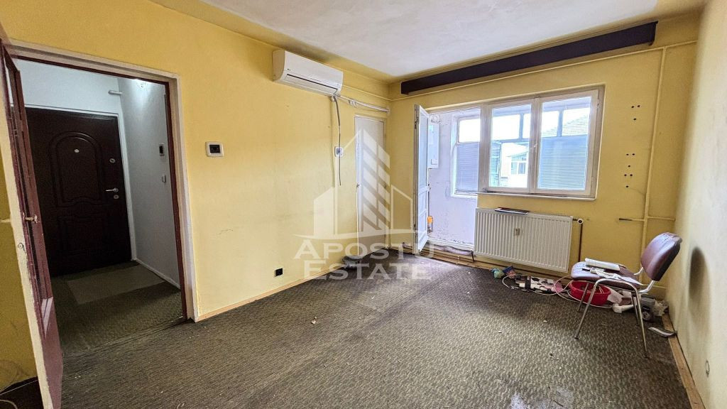 Garsoniera de 25 mp cu balcon, centrala proprie