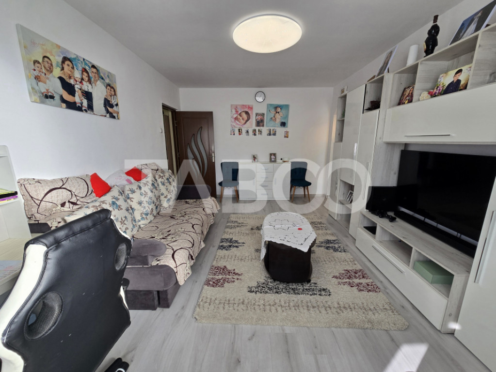 Apartament de vanzare etaj intermediar 3 si pivnita Vasile A