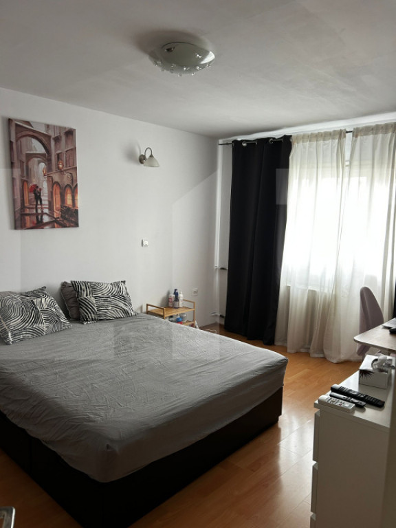 Garsoniera decomandata, 35 mp, etaj 9/10, mobilată și util