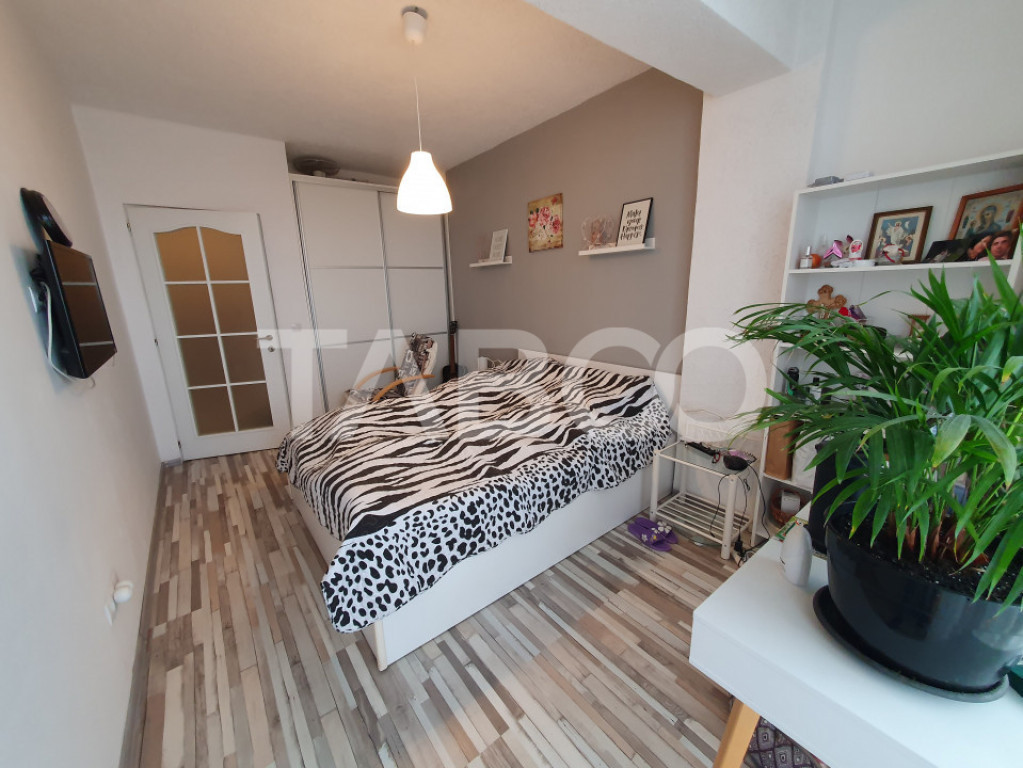 Apartament 2 camere 45 mpu balcon etaj intermediar zona Doam