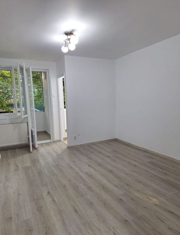 GARSONIERA EROII REVOLUTIEI, p-TA PROGRESULUI, RENOVATA