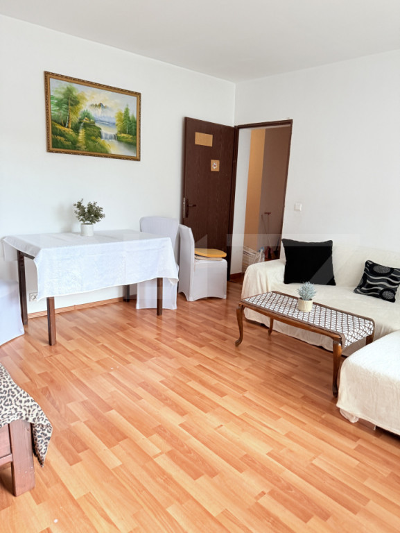 Apartament 3 camere de închiriat în Subcetate – etaj 1,