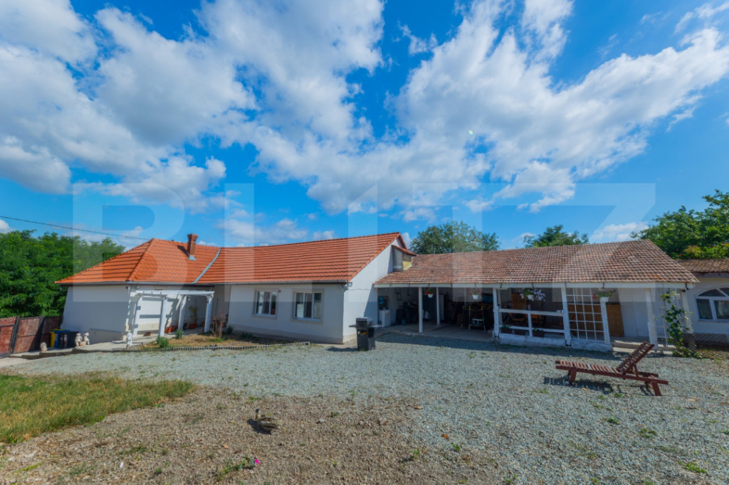 Casa individuala 130 mp 3 dormitoare 1 living 2 bai terasa 2