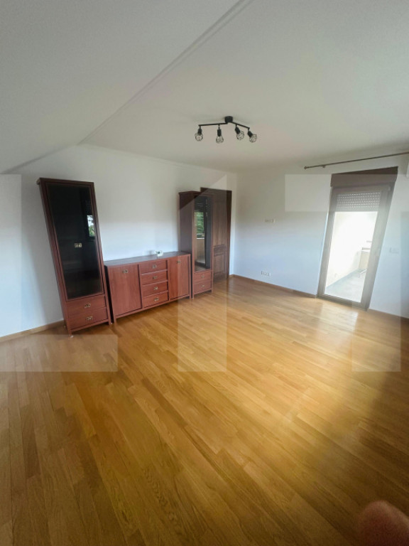 Apartament elegant 3 camere + dressing, decomandat, renovat