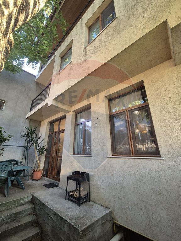 Vilă cu 5 camere de vânzare în zona Brancoveanu