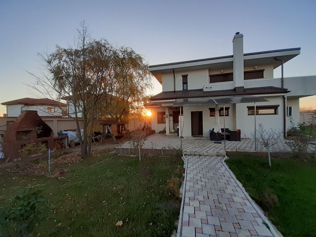 Saftica Ilfov Vila 257mp, 6 camere, Curte Teren 1227 mp, ...