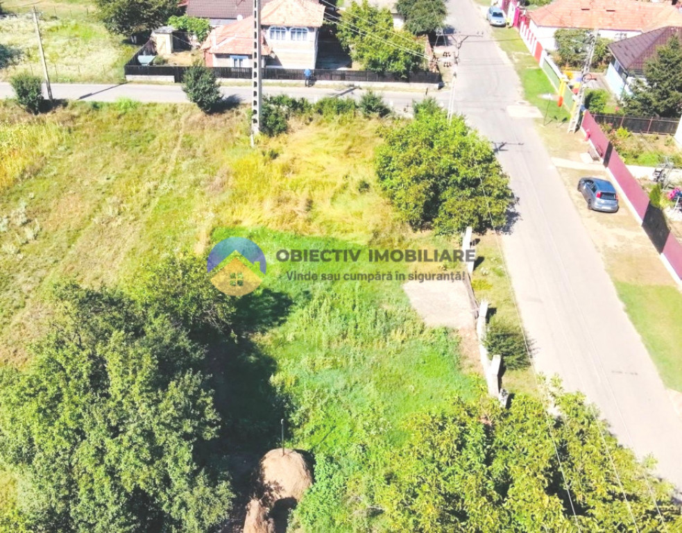 TEREN intravilan comuna SAVINESTI