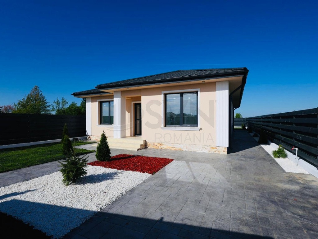 CASA 4 CAMERE PARTER CREVEDIA-SAMURCASI