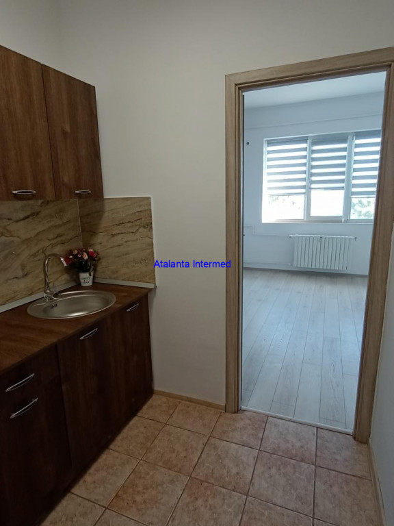 Garsoniera semimobilata de inchiriat