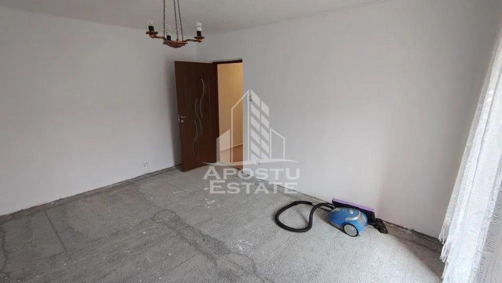 Apartament cu 2 camere, decomandat, etaj intermediar,cent...