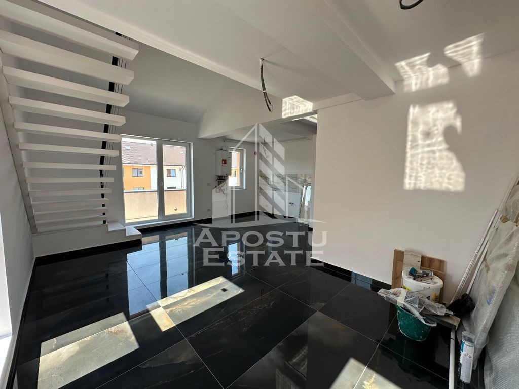 Penthouse cu scara interioara, 3 camere si 2 bai, disponi...