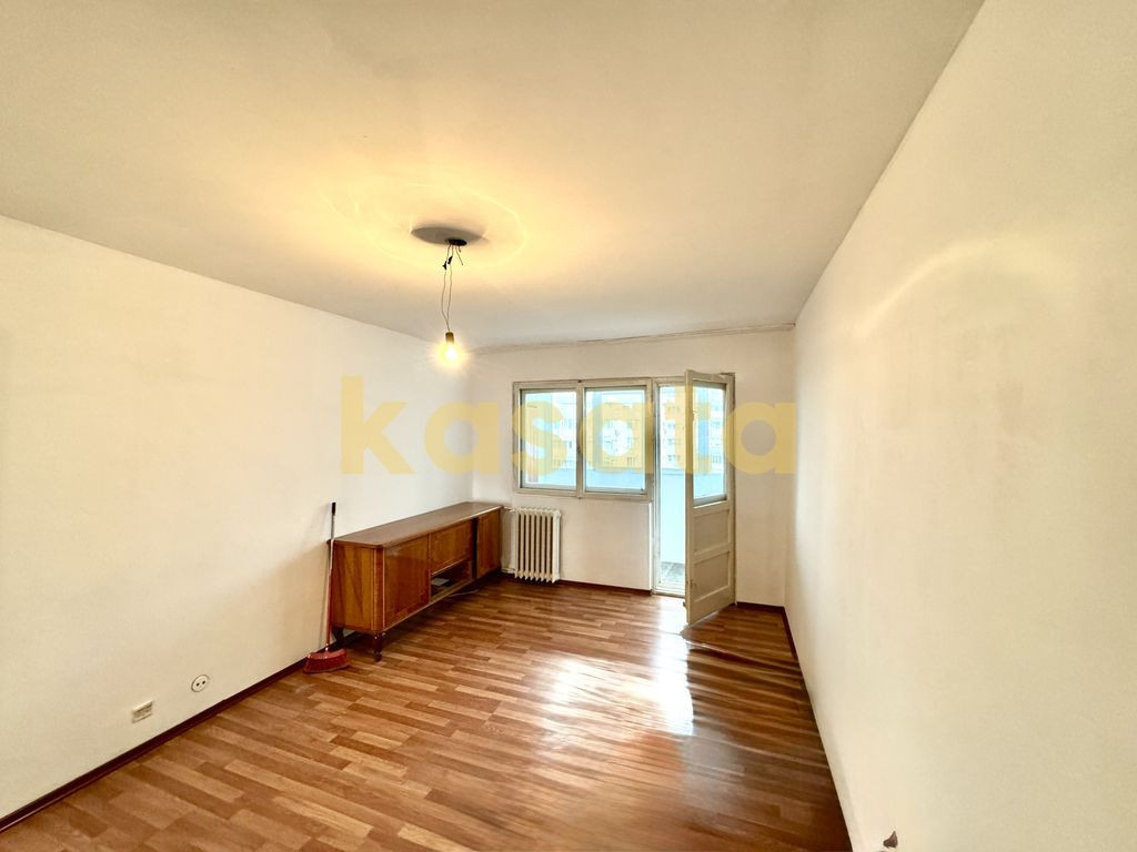 Titulescu - Banu Manta - Apartament cu 3 camere decomanda...