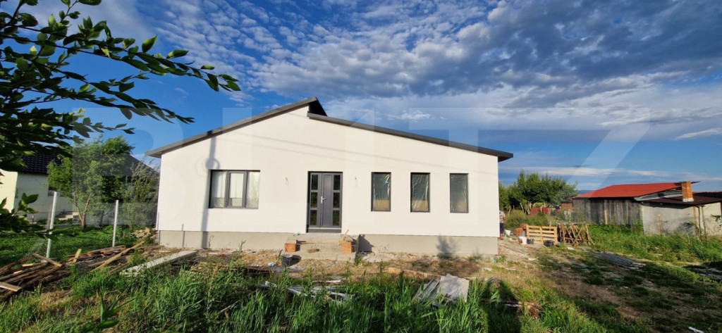Casa parter, 120 mp, teren 1000 mp, la 25 km de orasul Bistr