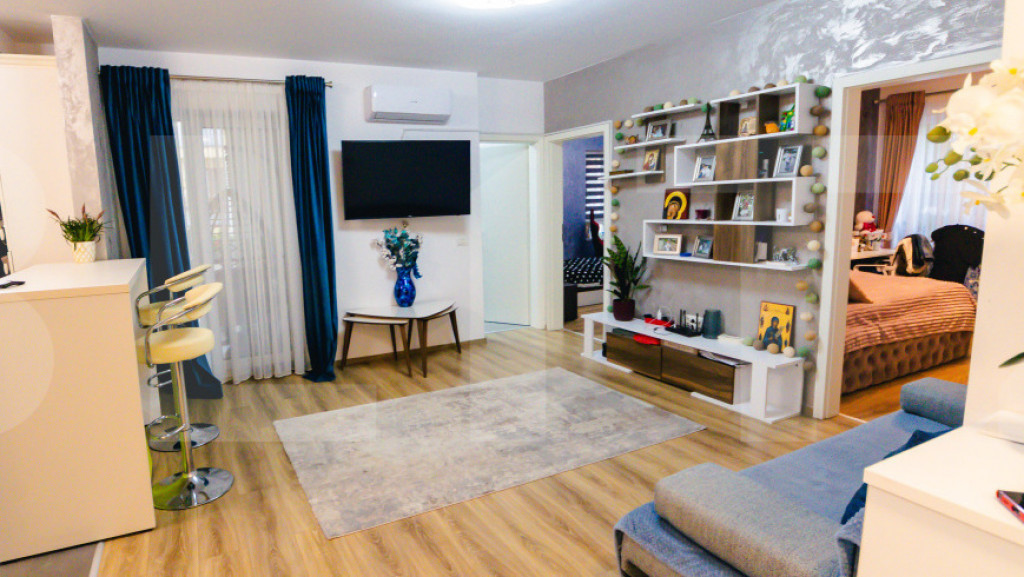 Apartament de vanzare, cu 3 camere, zona Calea Aradului, bl