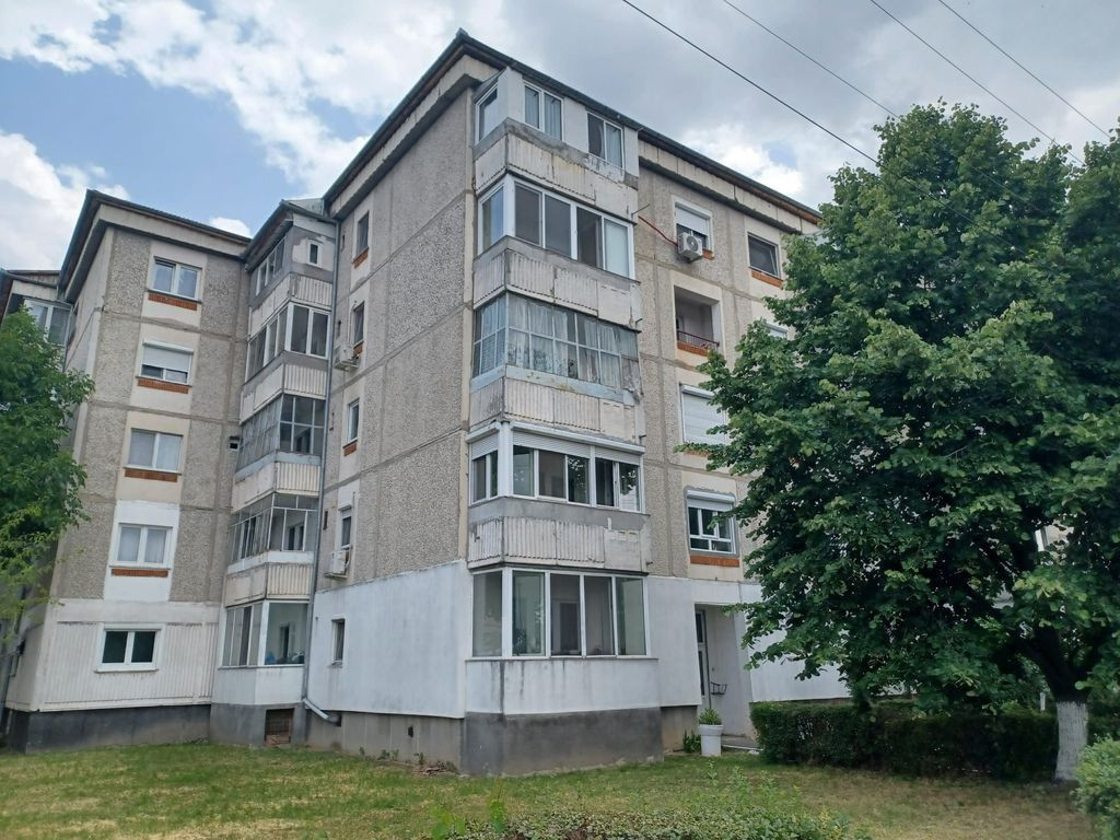 Apartament 3 camere,3 balcoane Dragos Voda. 87 500 E (neg...