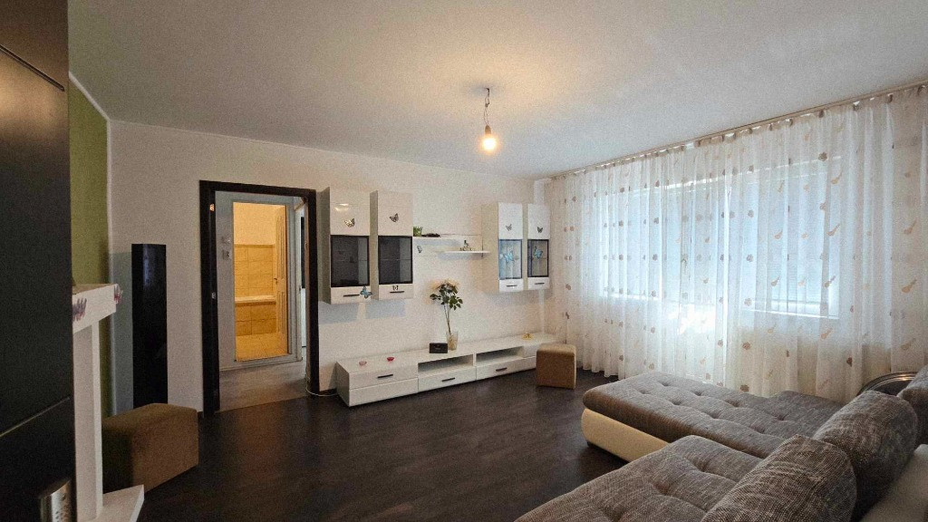 Apartament 2 camere de vanzare, cart. Rogerius