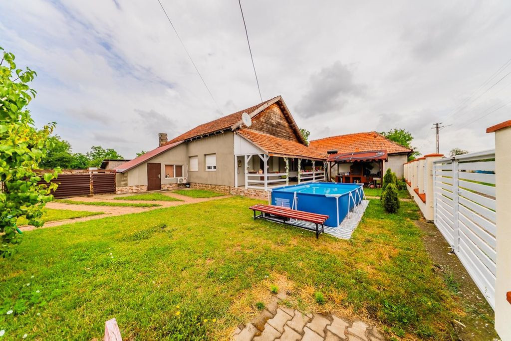 Casa individuala de vanzare in Iratosu 0% COMISION CUMPAR...