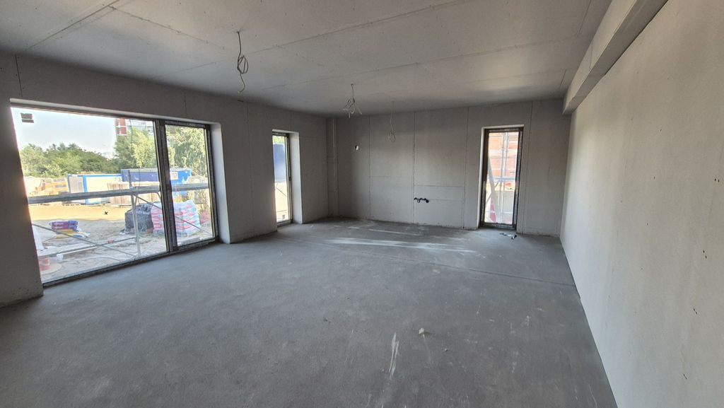 Apartament cu 5 camere 150.11 mp + curte proprie 241,17 m...