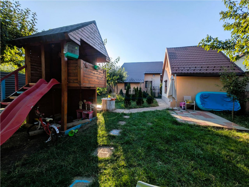 Vila mobilata complet, parter mansarda, curte amenajata - Ho