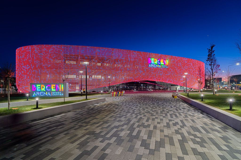 Vila 7 camere 5minute Metrou Aparatorii Patriei zona case...