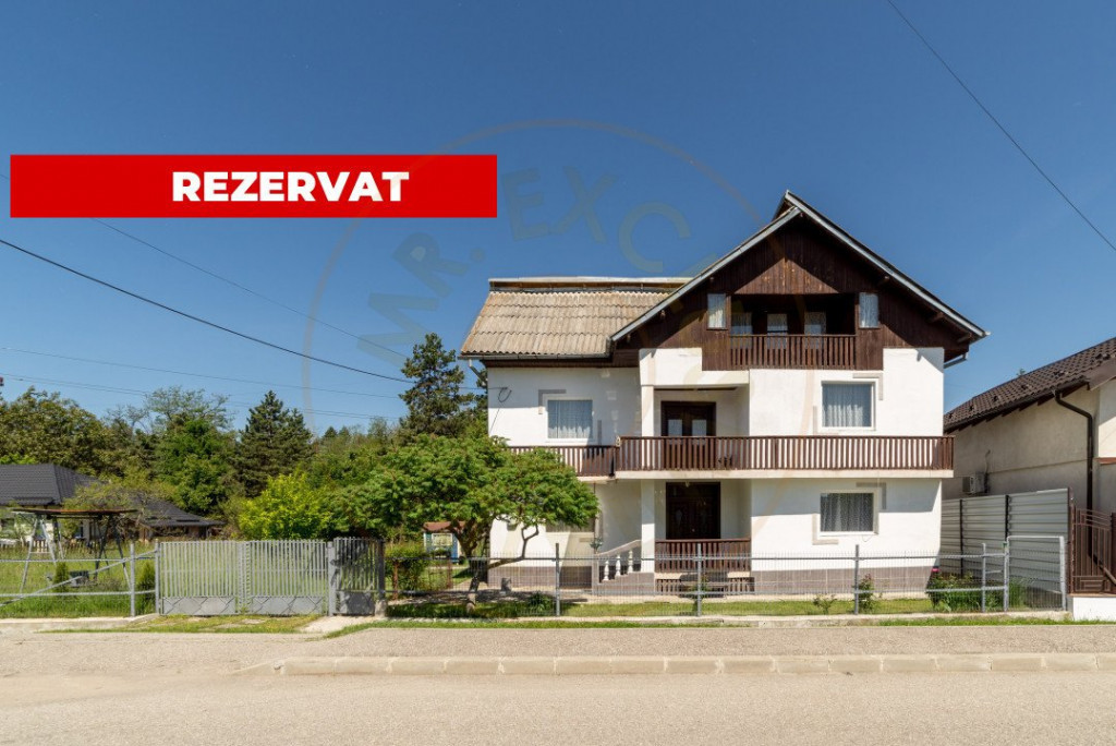 Casa rustica S+P+1 in oras, zona Gruiului, Campulung, AG