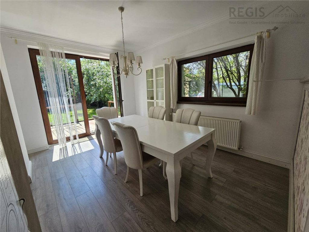 Casa cu 5 camere si gradina mare, in inima Brasovului