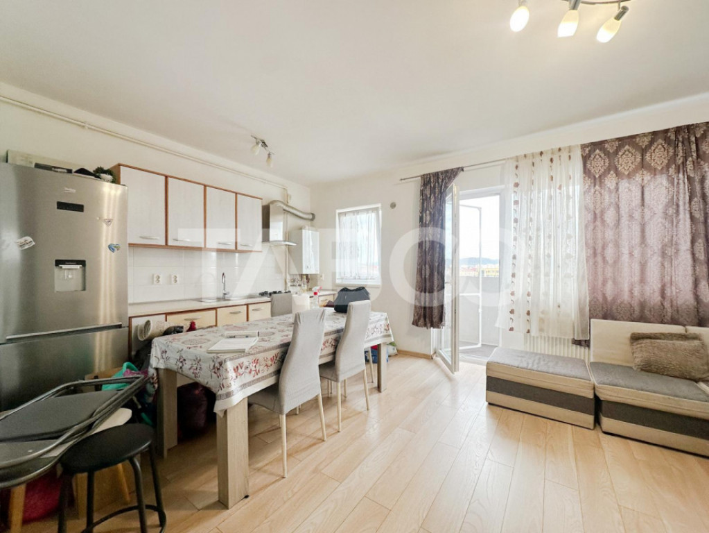 Apartament de inchiriat 2 camere cu balcon si parcare Doamna