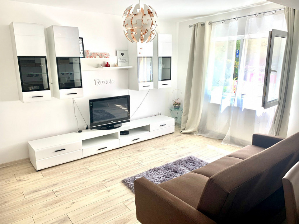 Studio luminos la parter, Racadau