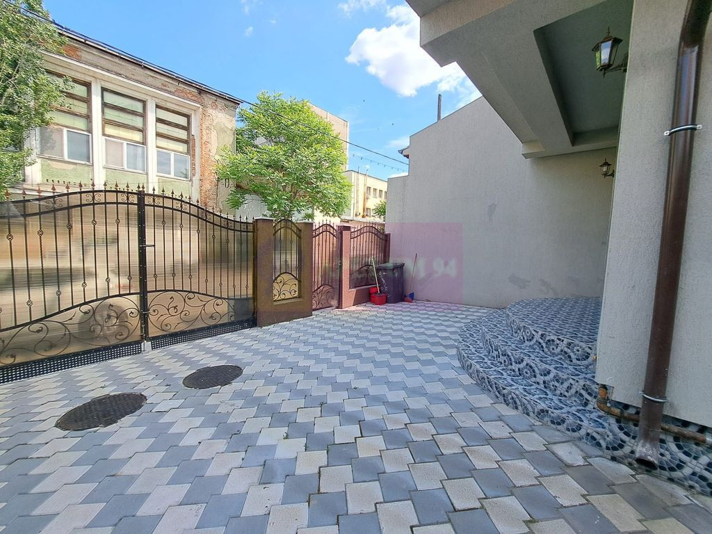 P+3 Timpuri Noi, 12 camere , ideal locuință sau birouri