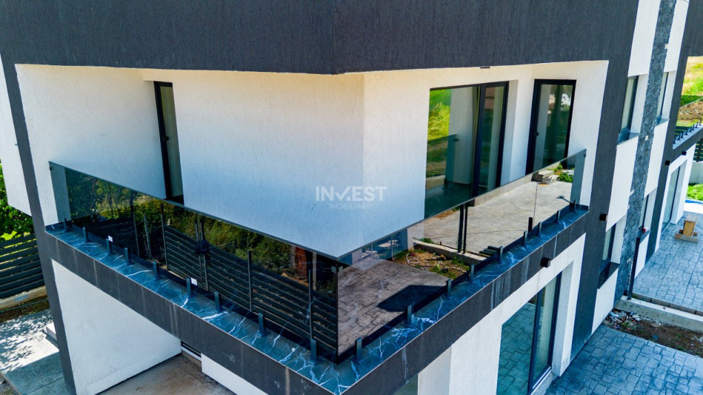 Duplex modern cu 3 dormitoare, 2 băi și terasă panoramic?