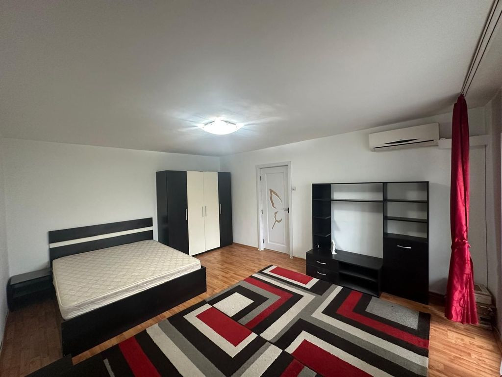 Garsoniera decomandata Metrou Lujerului