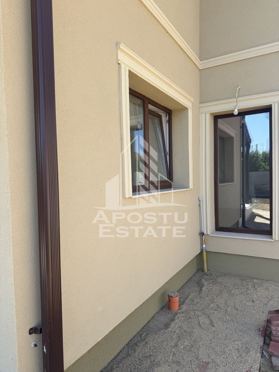 Duplex in GHIRODA despărțit prin camera tehnică ,toate...